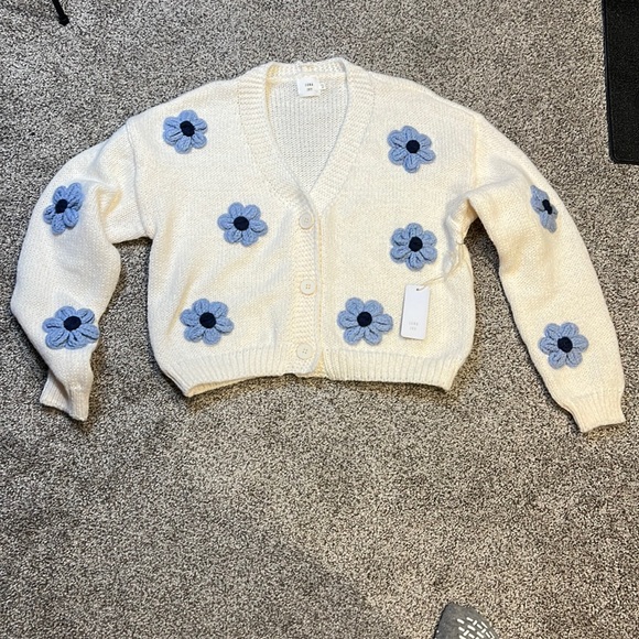 Luna Ivy Cardigan Sweater NWT - Picture 3 of 10